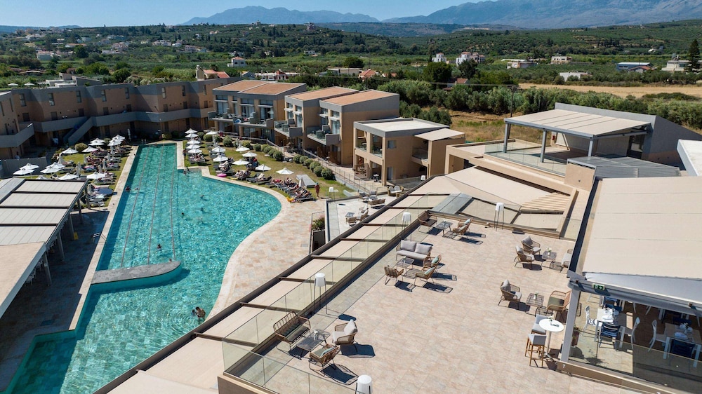 Kiani Beach Resort Family — Swimming pool in Chania