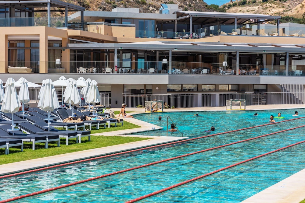 Kiani Beach Resort Family — Swimming pool in Chania