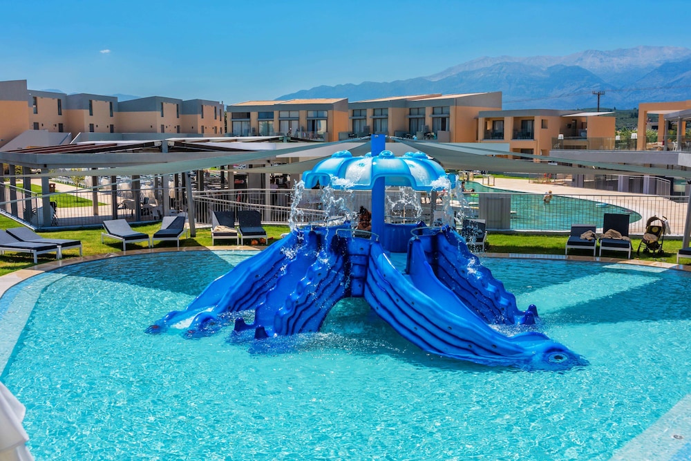 Kiani Beach Resort Family — Swimming pool in Chania