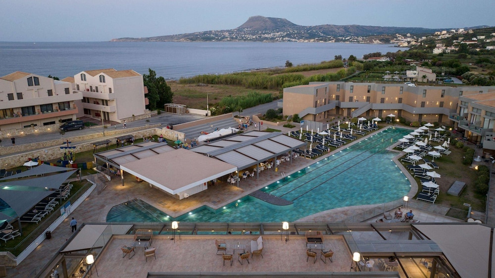 Kiani Beach Resort Family — Swimming pool in Chania