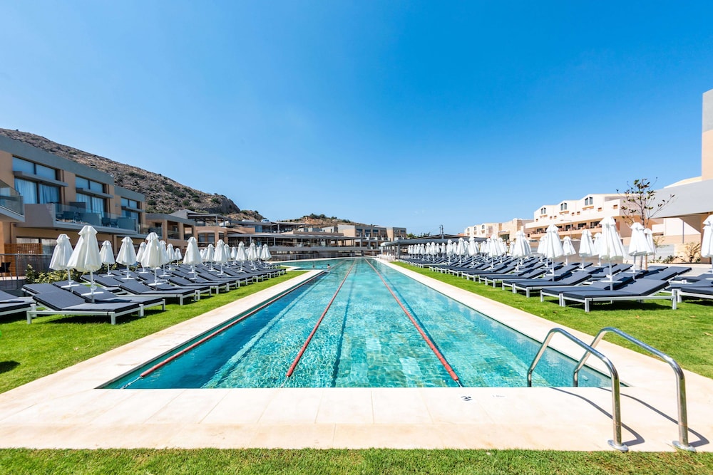 Kiani Beach Resort Family — Swimming pool in Chania
