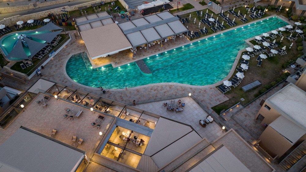 Kiani Beach Resort Family — Swimming pool in Chania