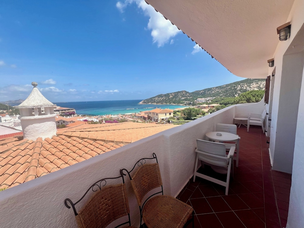 Hotel Punta Est — Hotel rooms in Arzachena, Sardinia