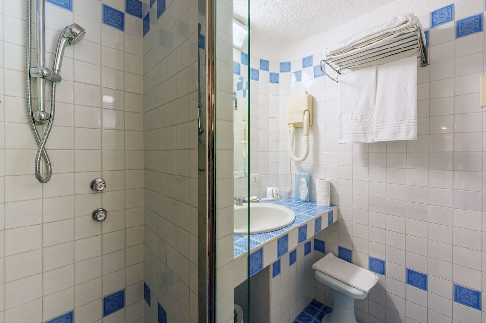 Hotel Punta Est — Hotel rooms in Arzachena, Sardinia