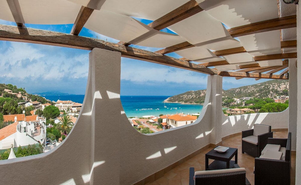 Hotel Punta Est — Hotel rooms in Arzachena, Sardinia