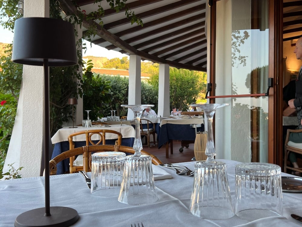 Hotel Punta Est — Restaurant & bars in Arzachena, Sardinia