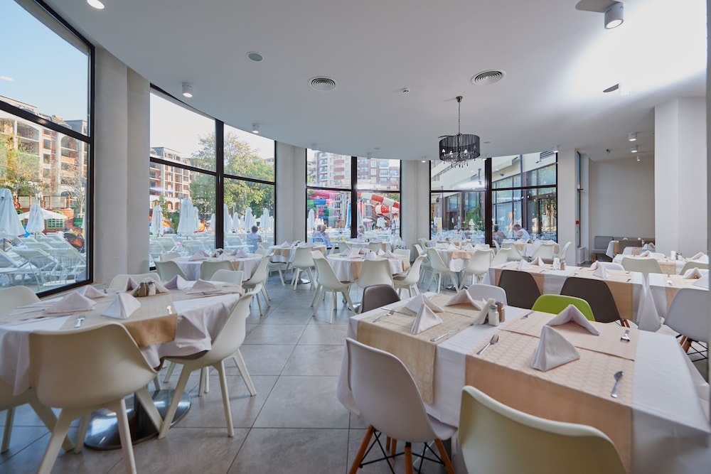 Hotel Laguna Park & Aqua Club — Restaurant & bars in Sunny Beach, Burgas Region