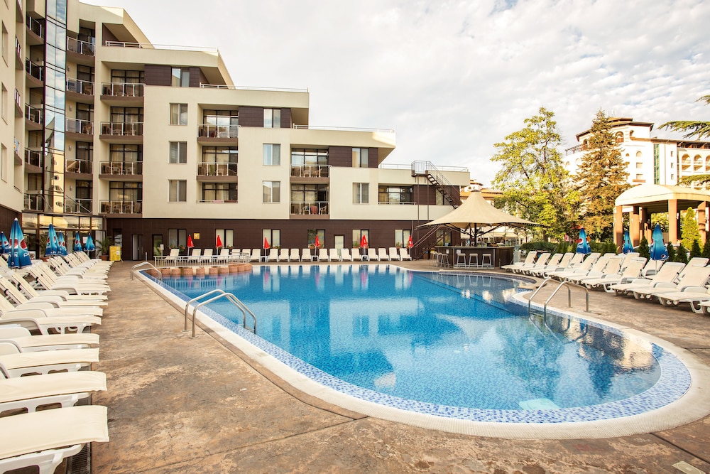 Hotel Laguna Park & Aqua Club — Swimming pool in Sunny Beach, Burgas Region