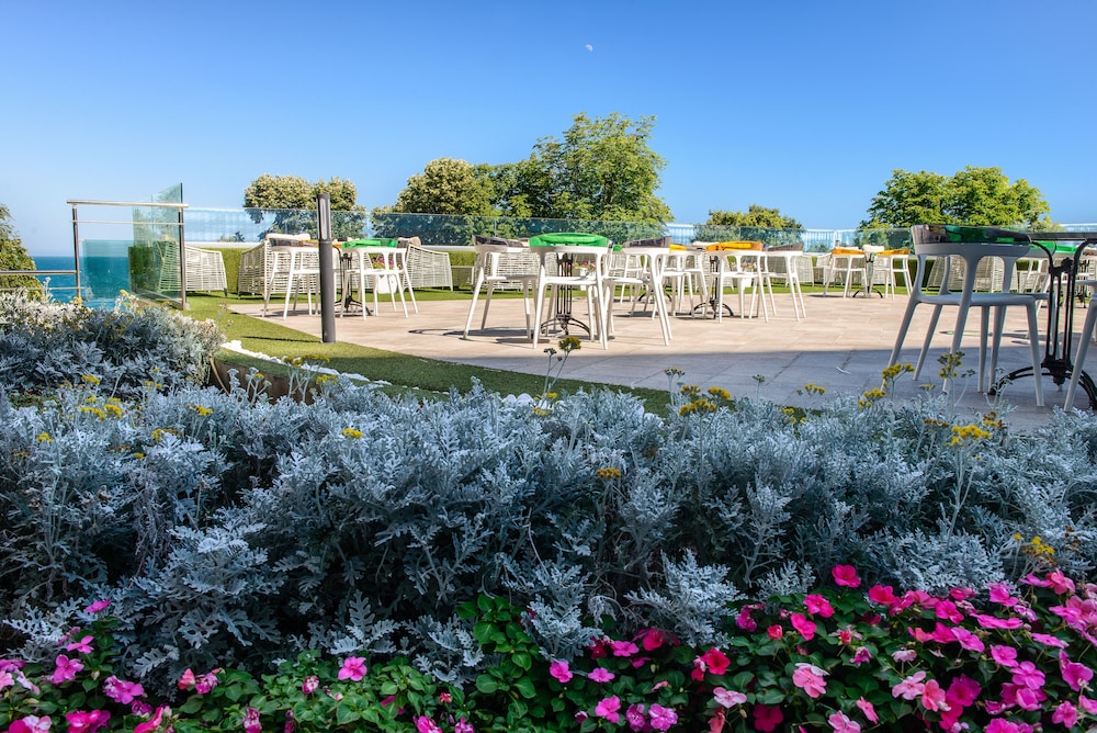 Marina Grand Beach Hotel - All inclusive — Restaurant & bars in Golden Sands, Varna Region