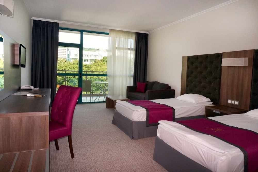 Marina Grand Beach Hotel - All inclusive — Hotel rooms in Golden Sands, Varna Region
