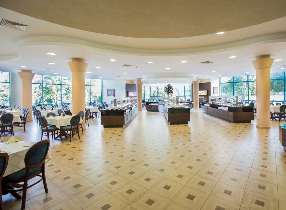 Marina Grand Beach Hotel - All inclusive — Restaurant & bars in Golden Sands, Varna Region