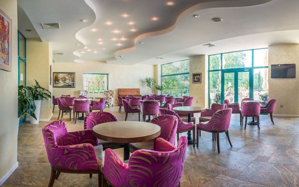 Marina Grand Beach Hotel - All inclusive — Restaurant & bars in Golden Sands, Varna Region