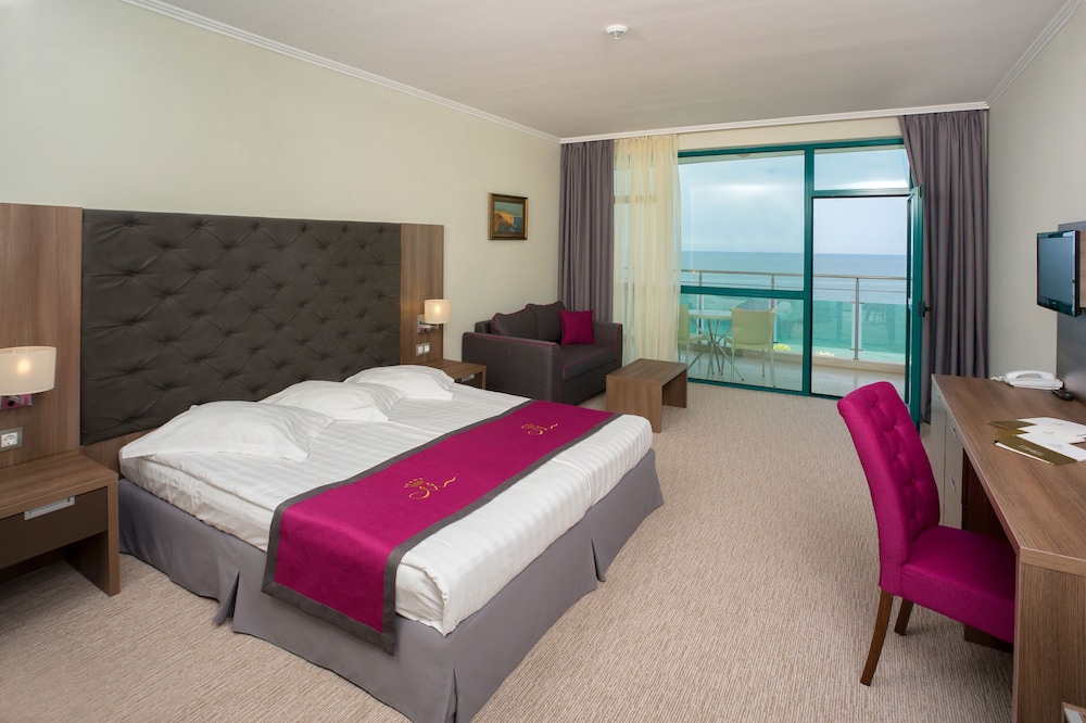 Marina Grand Beach Hotel - All inclusive — Hotel rooms in Golden Sands, Varna Region