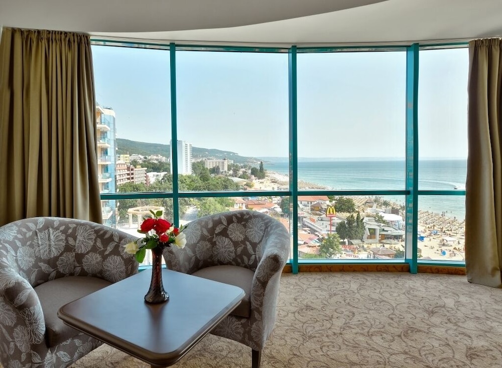 Marina Grand Beach Hotel - All inclusive — Hotel rooms in Golden Sands, Varna Region