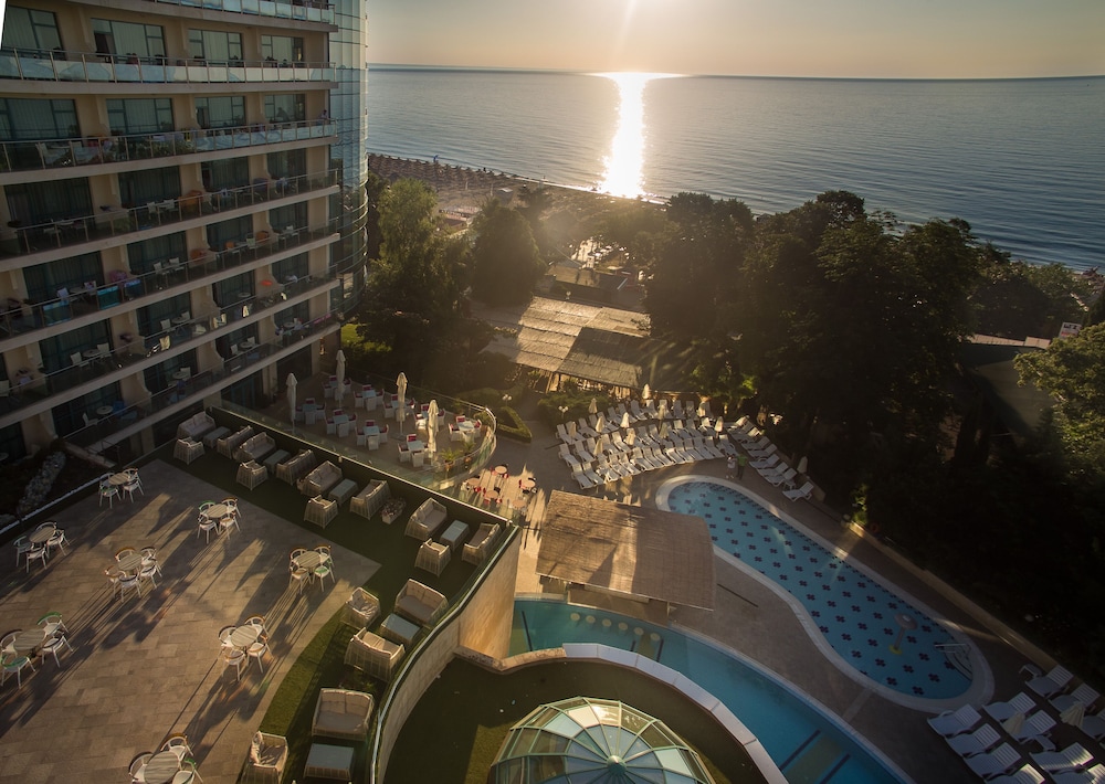 Marina Grand Beach Hotel - All inclusive — Swimming pool in Golden Sands, Varna Region