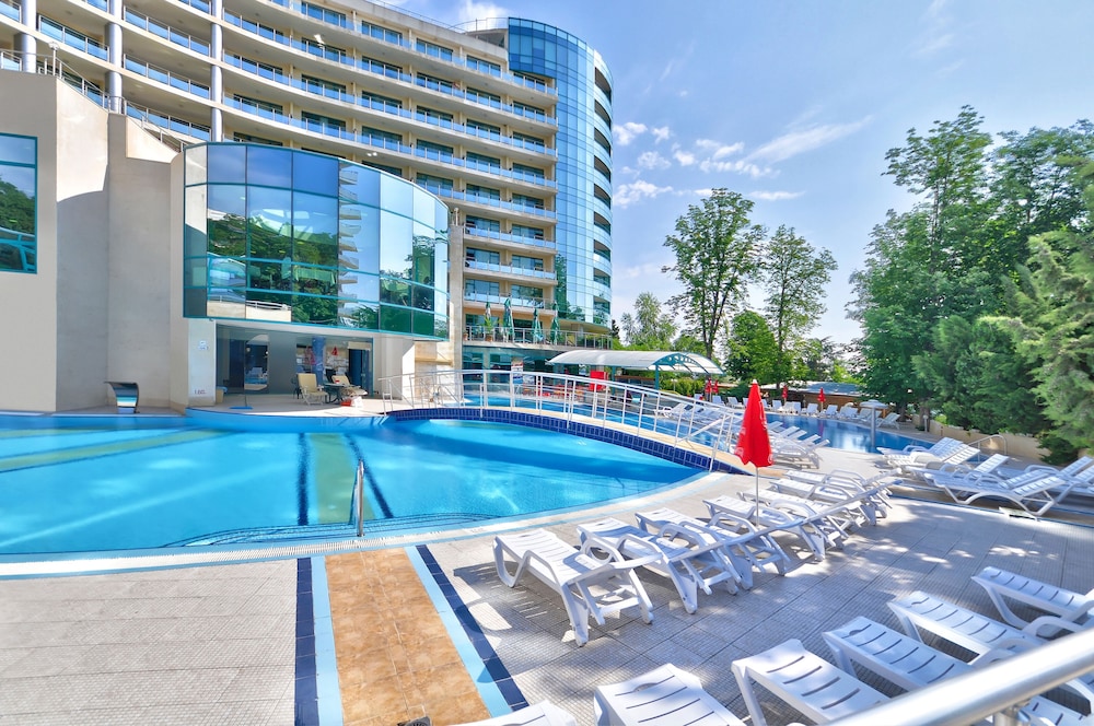 Marina Grand Beach Hotel - All inclusive — Swimming pool in Golden Sands, Varna Region