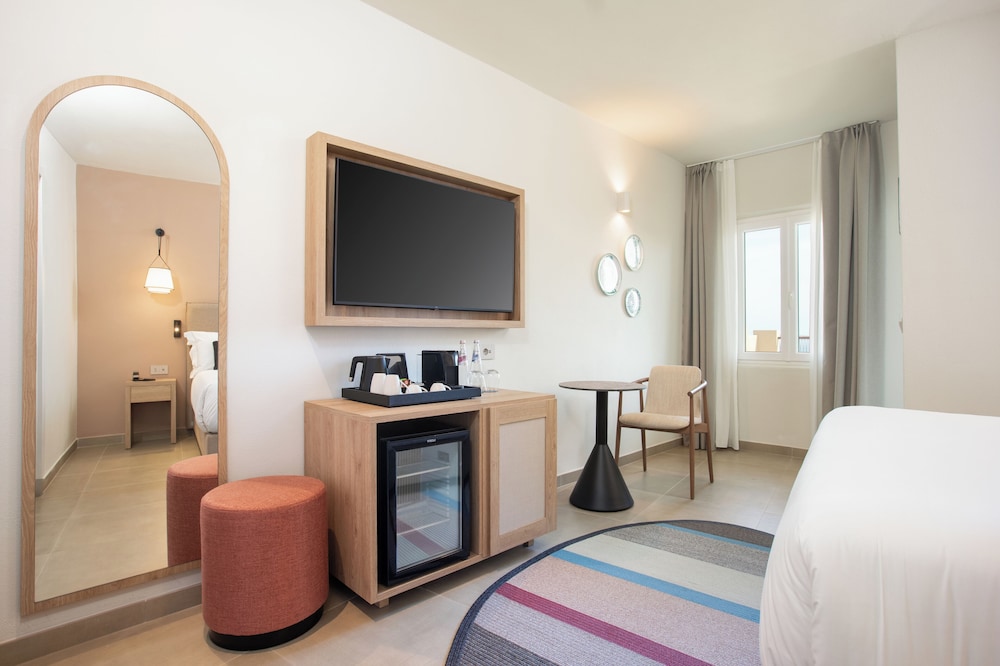 Mangia’s Sardinia Resort, Autograph Collection — Hotel rooms in Marazzino, Sardinia