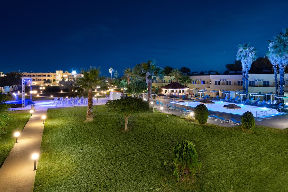 Olive Garden Hotel — Swimming pool in Lardos, South Aegean