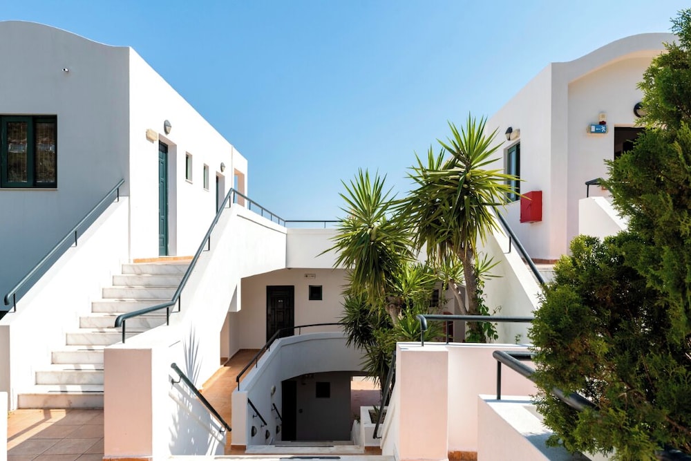 Stella Hotel — Hotel building in Pefkos, South Aegean