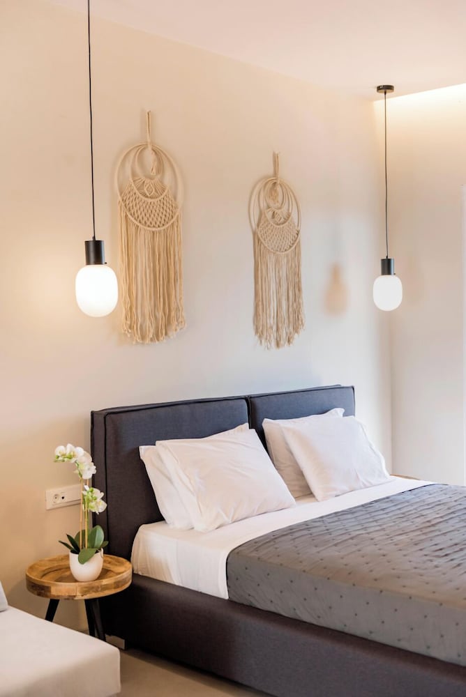 Stella Hotel — Hotel rooms in Pefkos, South Aegean