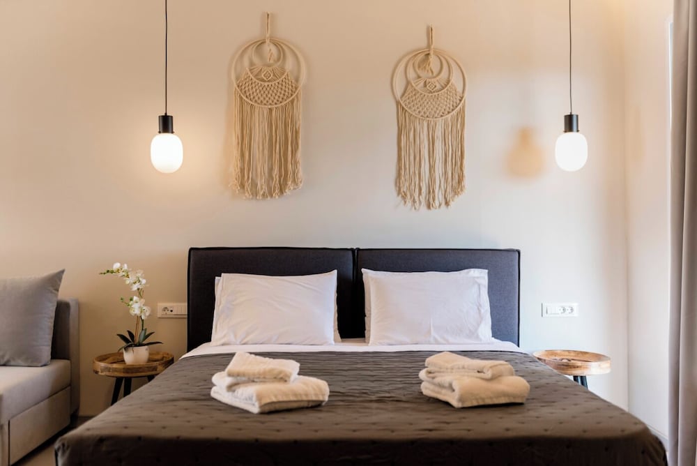 Stella Hotel — Hotel rooms in Pefkos, South Aegean