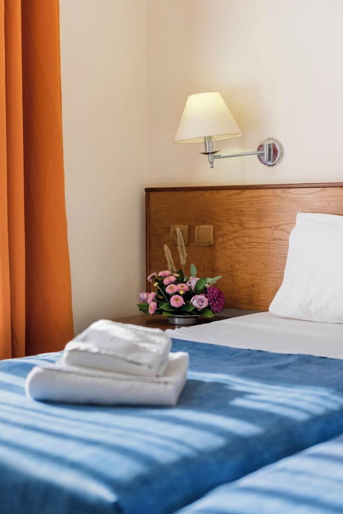 Stella Hotel — Hotel rooms in Pefkos, South Aegean