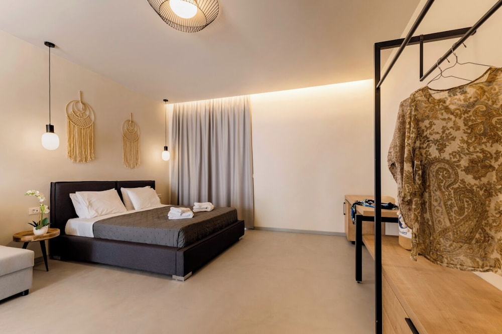 Stella Hotel — Hotel rooms in Pefkos, South Aegean