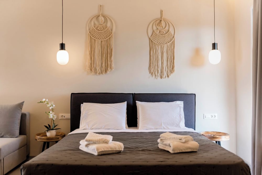 Stella Hotel — Hotel rooms in Pefkos, South Aegean