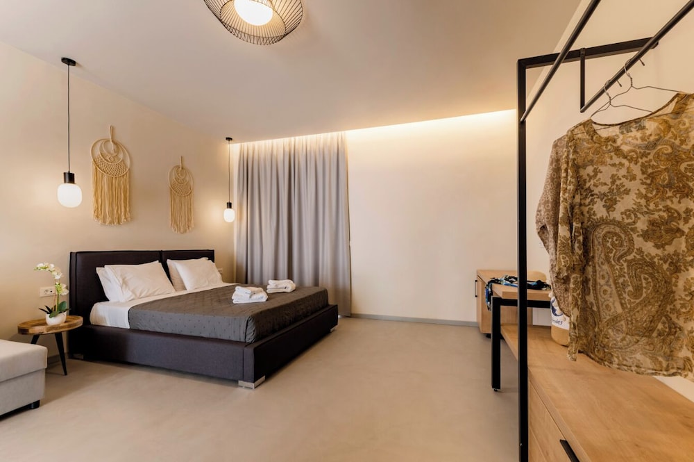 Stella Hotel — Hotel rooms in Pefkos, South Aegean