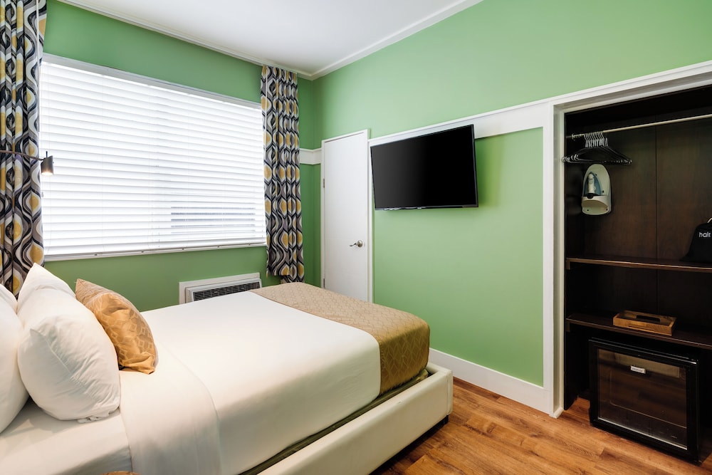 Catalina Hotel & Beach Club — Hotel rooms in Miami, Florida