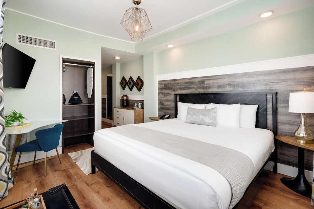 Catalina Hotel & Beach Club — Hotel rooms in Miami, Florida