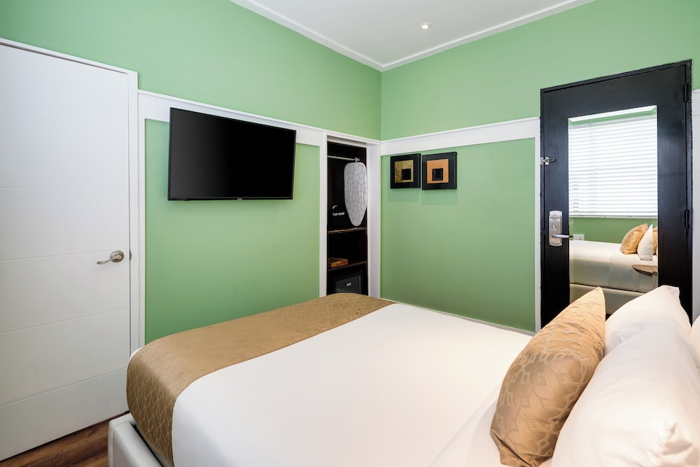 Catalina Hotel & Beach Club — Hotel rooms in Miami, Florida