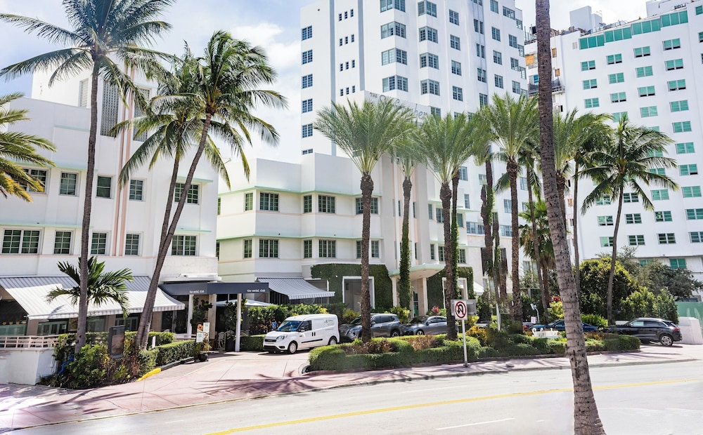 Catalina Hotel & Beach Club — Hotel building in Miami, Florida