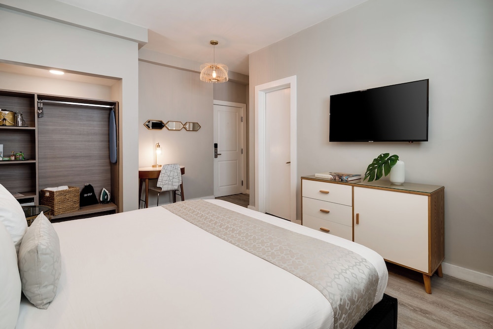 Catalina Hotel & Beach Club — Hotel rooms in Miami, Florida