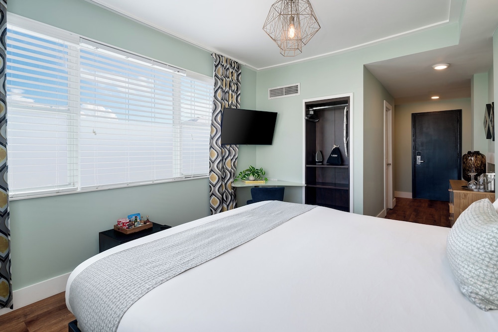 Catalina Hotel & Beach Club — Hotel rooms in Miami, Florida