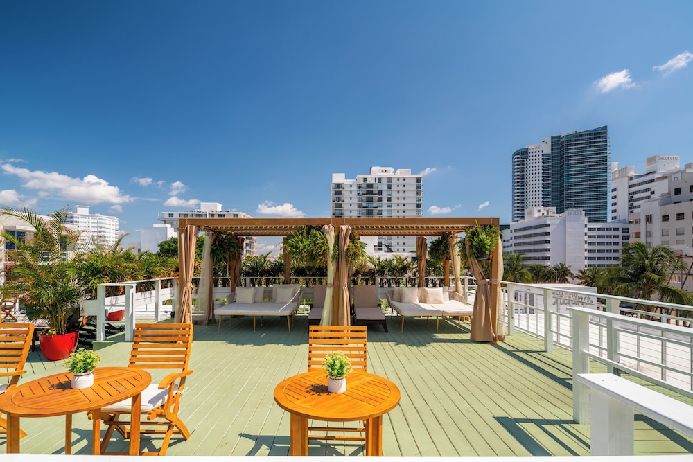 Catalina Hotel & Beach Club — Hotel building in Miami, Florida