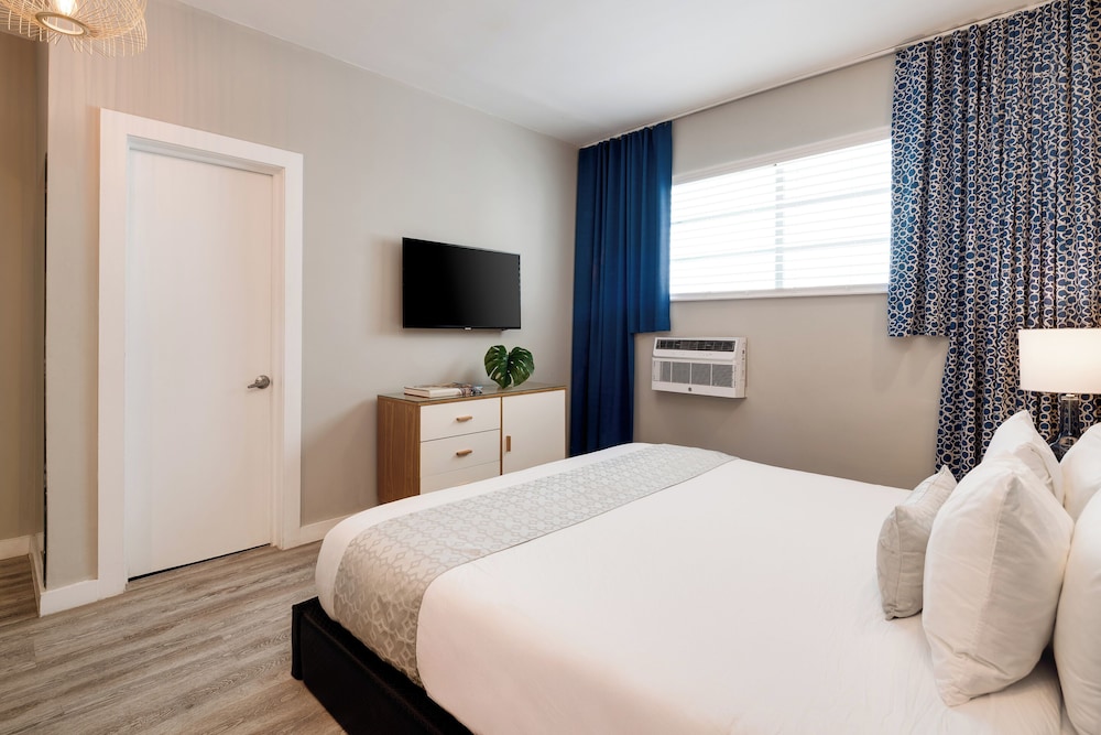 Catalina Hotel & Beach Club — Hotel rooms in Miami, Florida