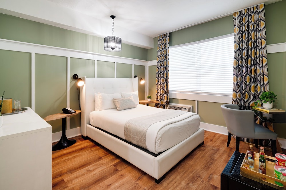 Catalina Hotel & Beach Club — Hotel rooms in Miami, Florida