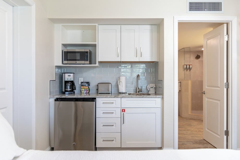The Fold Hotels Indian Shores — Hotel rooms in Indian Shores, Florida