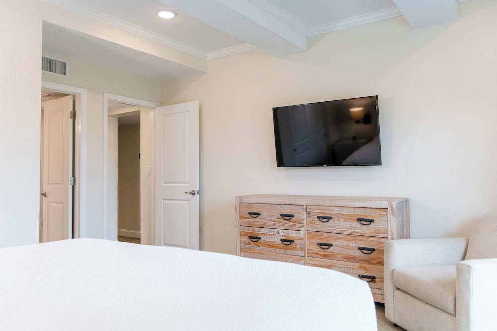 The Fold Hotels Indian Shores — Hotel rooms in Indian Shores, Florida