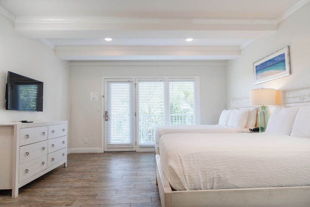 The Fold Hotels Indian Shores — Hotel rooms in Indian Shores, Florida