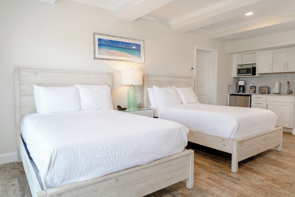 The Fold Hotels Indian Shores — Hotel rooms in Indian Shores, Florida