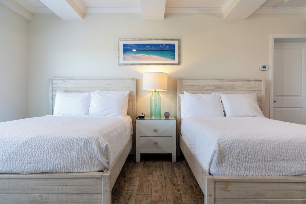 The Fold Hotels Indian Shores — Hotel rooms in Indian Shores, Florida