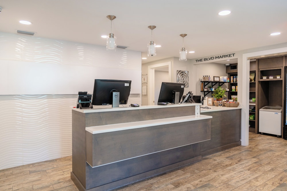 The Fold Hotels Indian Shores — Hotel building in Indian Shores, Florida