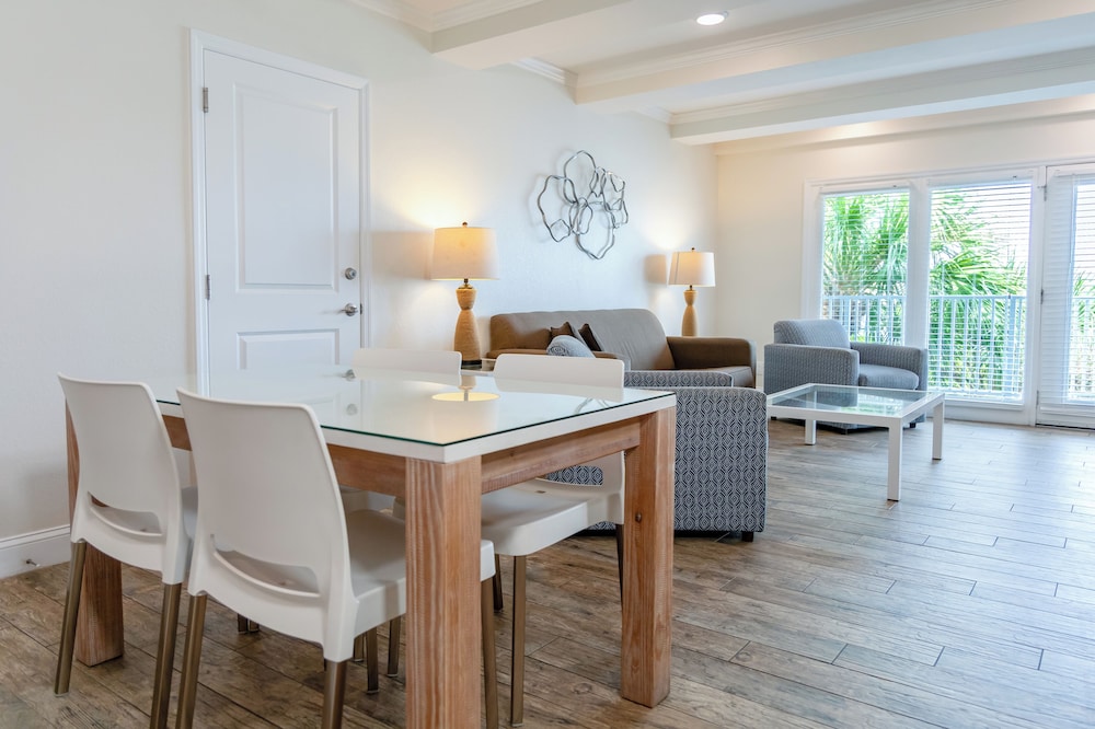 The Fold Hotels Indian Shores — Hotel rooms in Indian Shores, Florida
