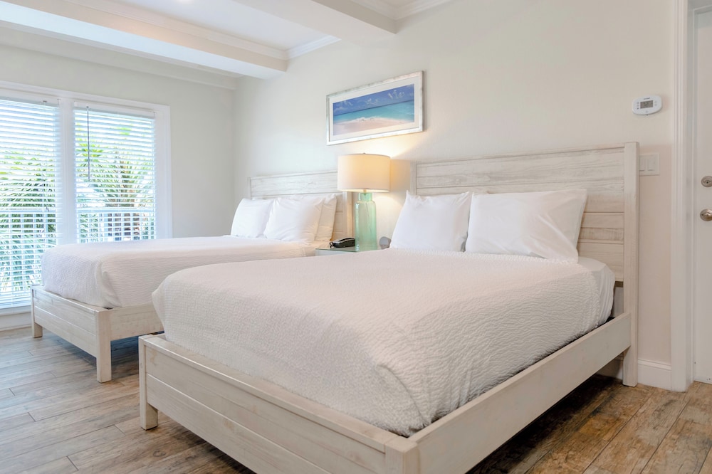 The Fold Hotels Indian Shores — Hotel rooms in Indian Shores, Florida