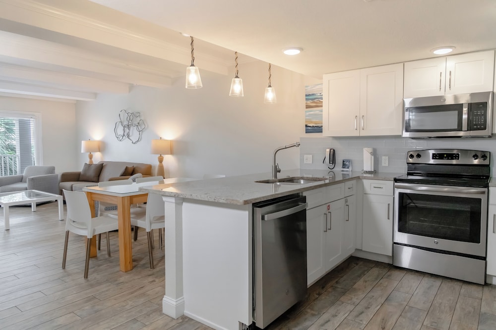 The Fold Hotels Indian Shores — Hotel rooms in Indian Shores, Florida