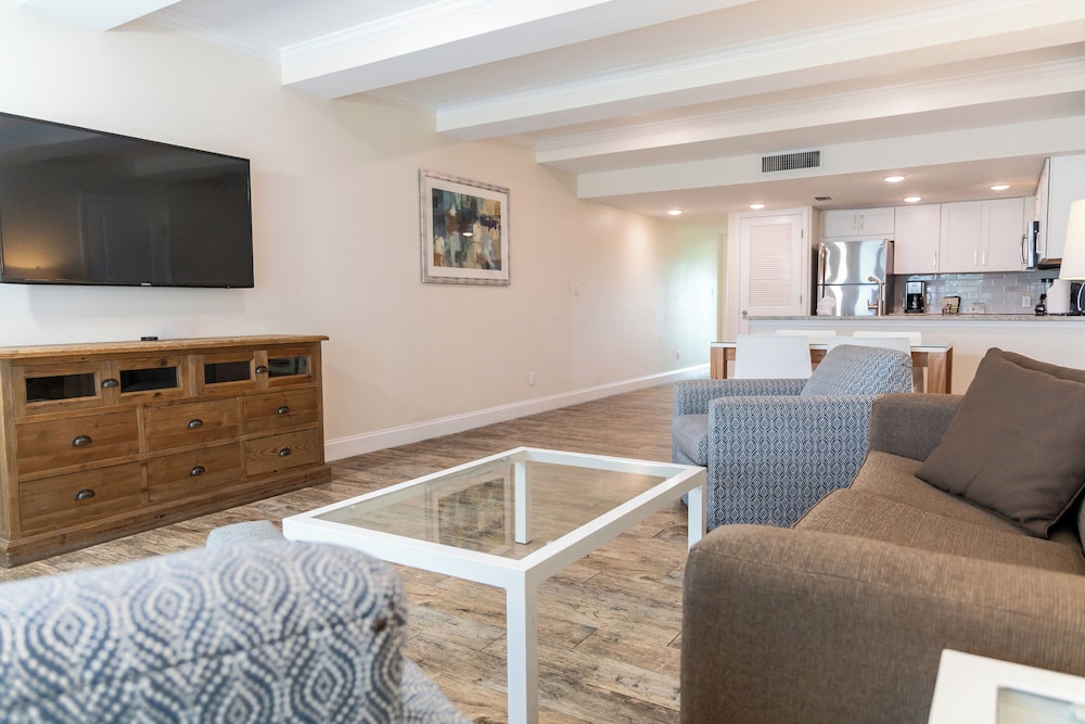 The Fold Hotels Indian Shores — Hotel rooms in Indian Shores, Florida