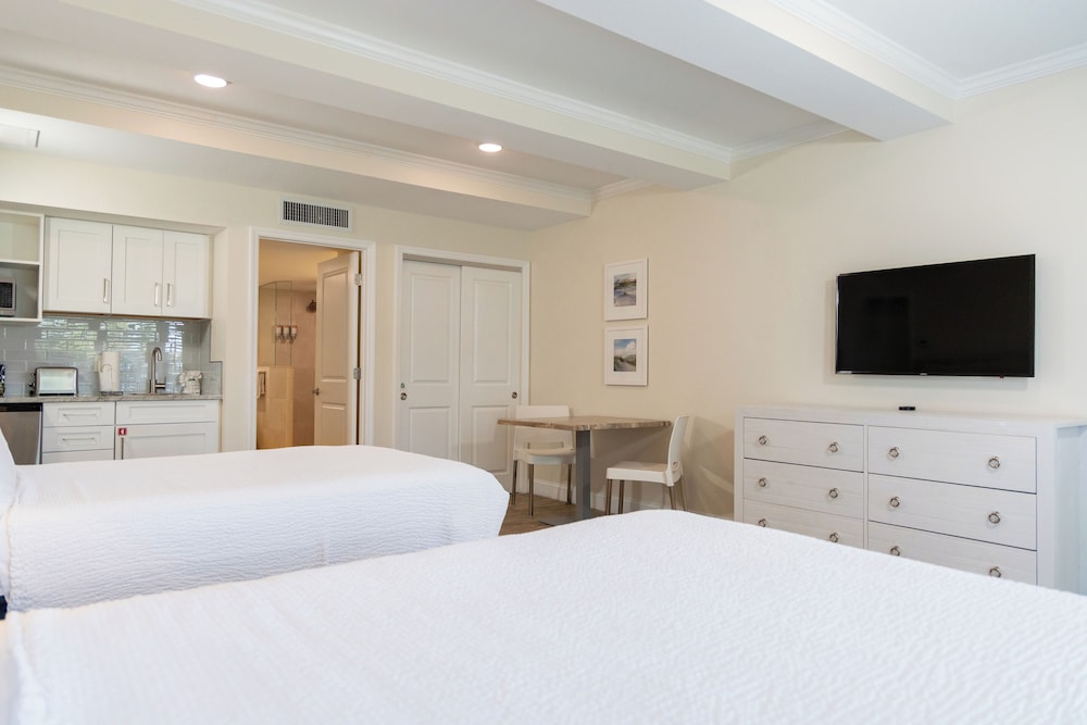 The Fold Hotels Indian Shores — Hotel rooms in Indian Shores, Florida