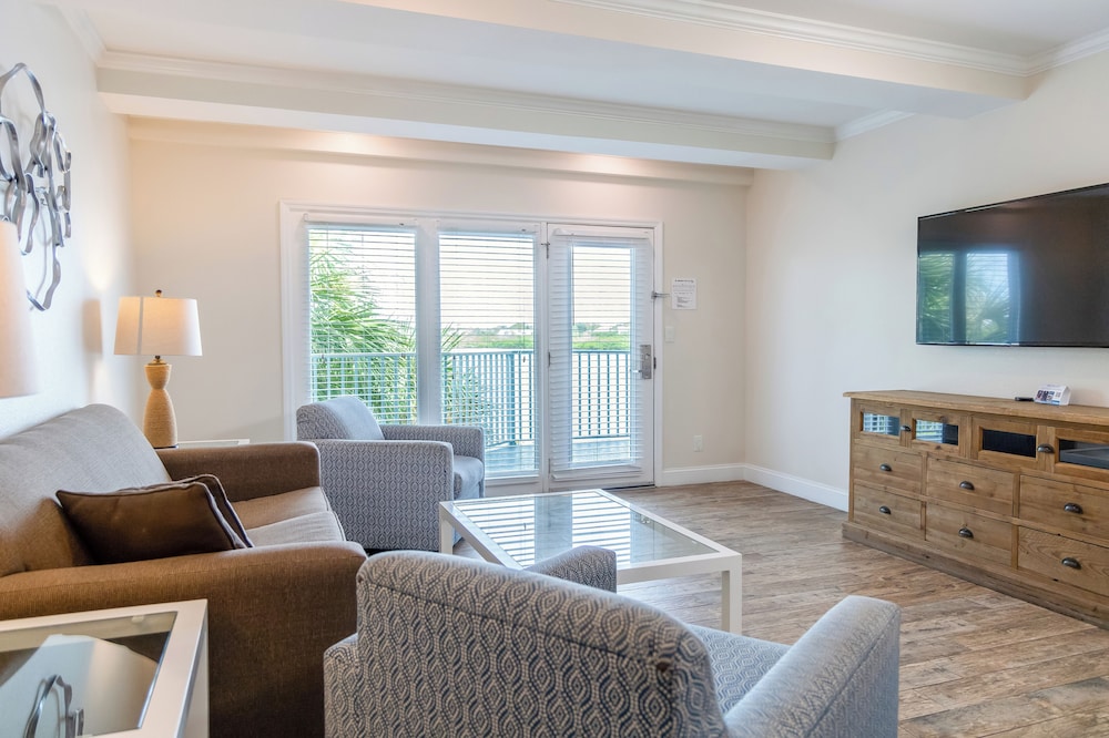 The Fold Hotels Indian Shores — Hotel rooms in Indian Shores, Florida